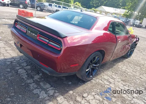 2018 Dodge Challenger Sxt z USA, uszkodzony, nr VIN 2C3CDZAGXJH183975